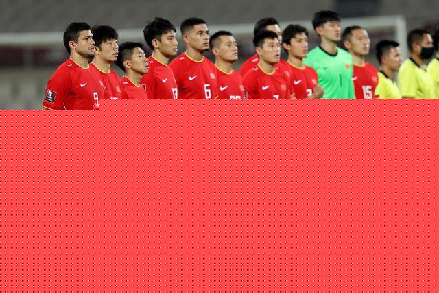 C罗在国家队的困境：昔日队友直言应有人指引他
